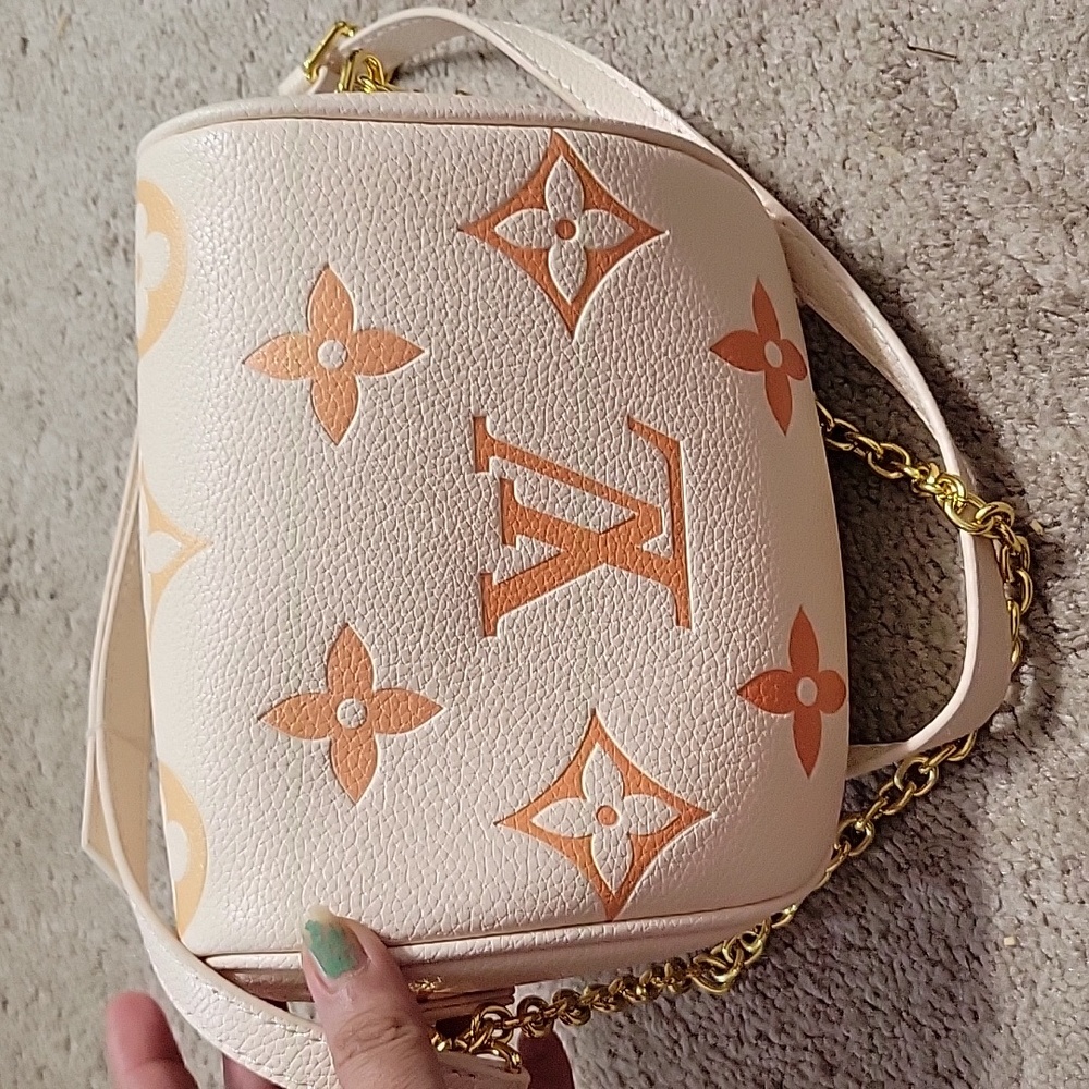 Fashion  Crossbody Bag in Cream and Orange - Picture 2 of 10